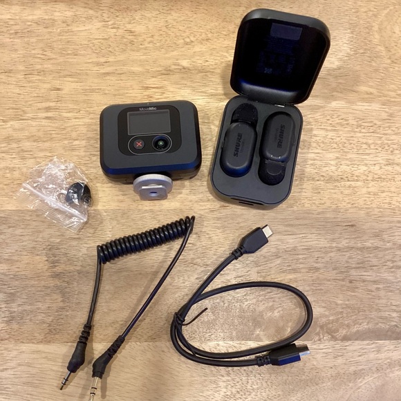 Shure MoveMic Wireless Microphone Kit - Picture 9 of 11